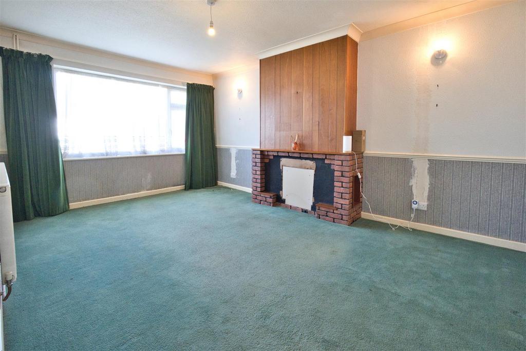 Lounge Dining Room to front