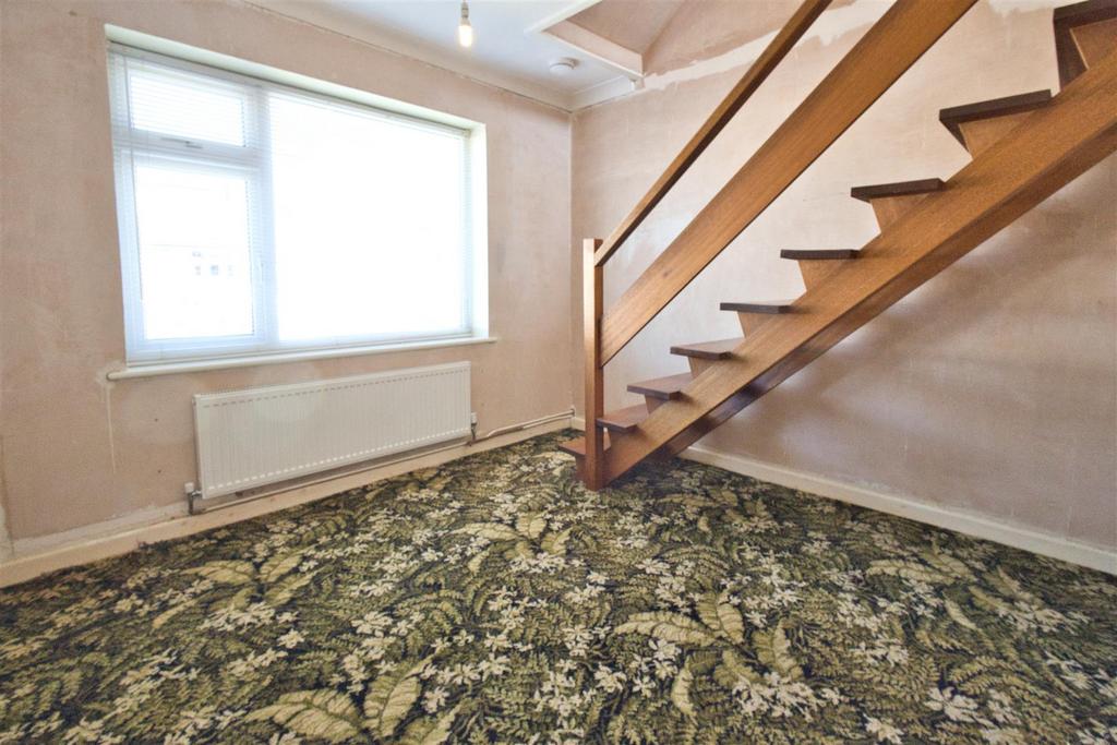 Dining Room/Bedroom 4 to front