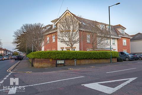 Flat - Capstone Road, Charminster, BH8