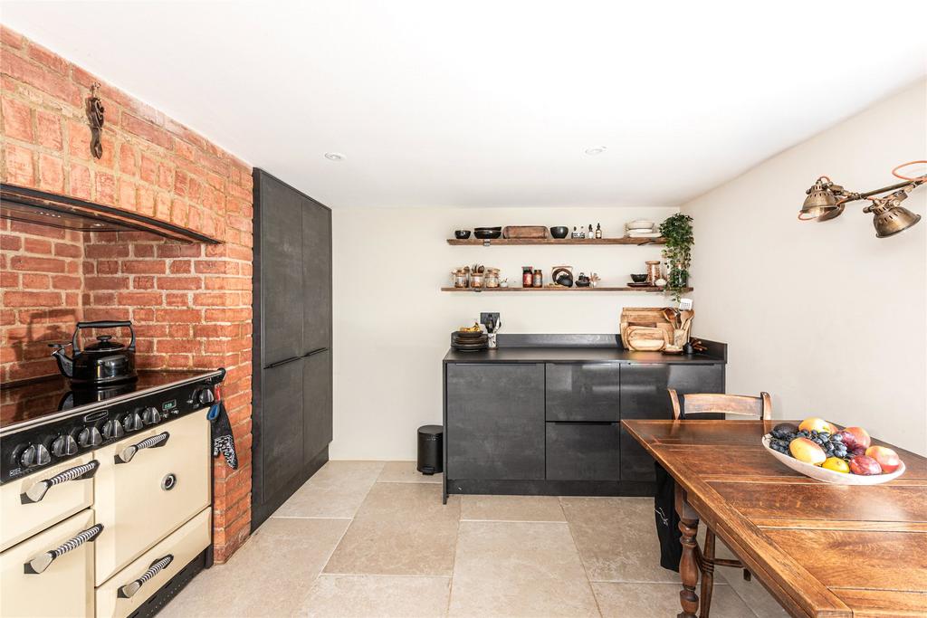 Kitchen/Breakfast Rm