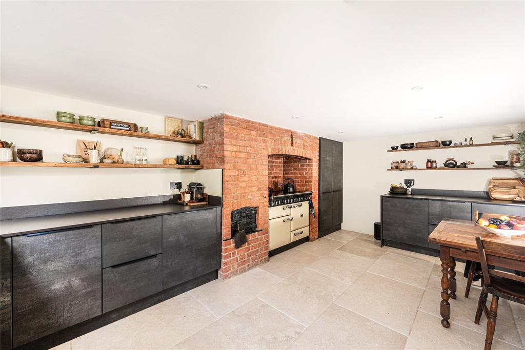 Kitchen/Breakfast Rm
