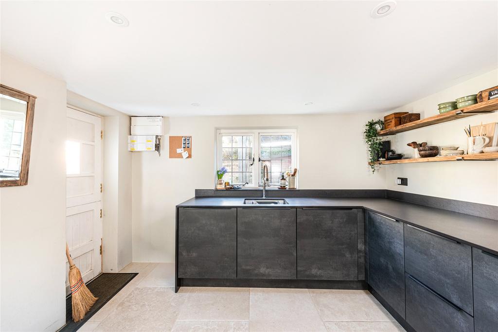 Kitchen/Breakfast Rm