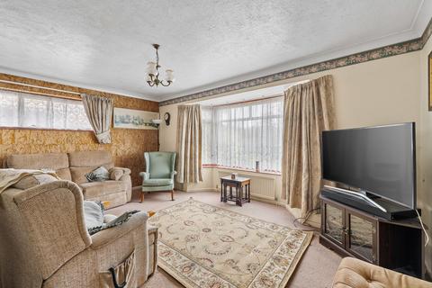 4 bedroom bungalow for sale, Kings Drive, Pagham, Bognor Regis, West Sussex PO21