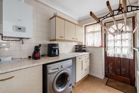 4 bedroom bungalow for sale, Kings Drive, Pagham, Bognor Regis, West Sussex PO21