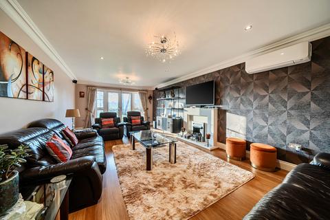 undefined, Great Park Close, North Hillingdon