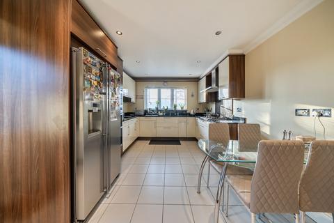 undefined, Great Park Close, North Hillingdon