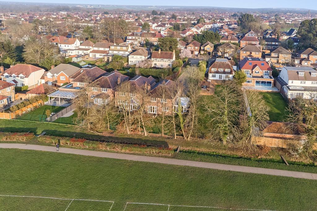 1422667-3-69a8822...