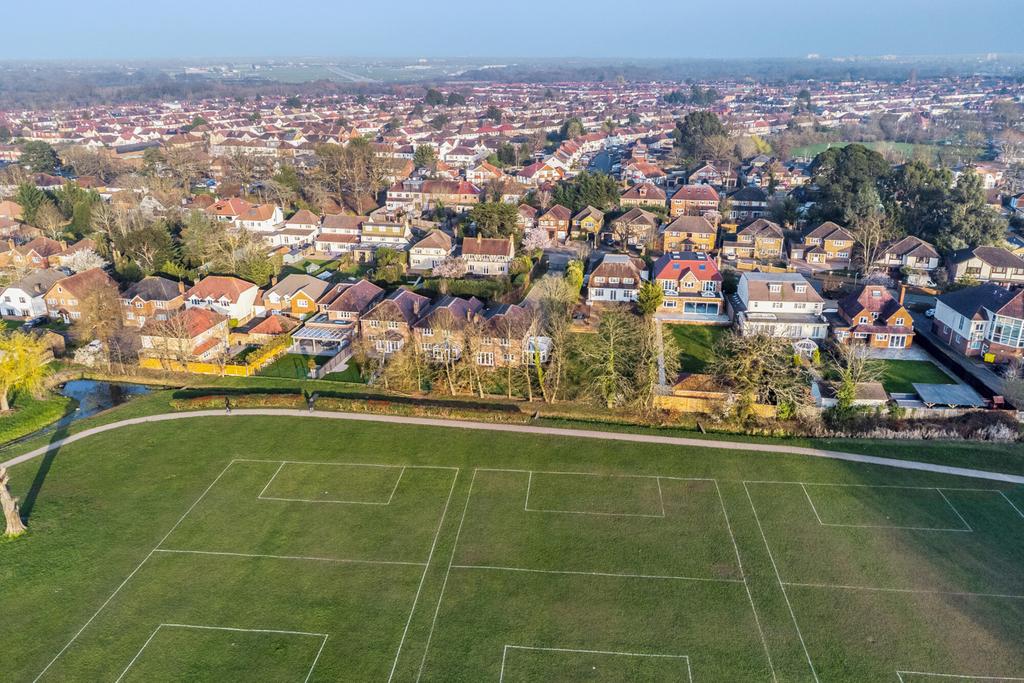 1422667-1-69a8821...