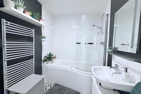 1 bedroom flat for sale, Grange Court, Bristol BS15