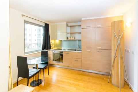 Studio to rent, Colorado Building, Deals Gateway, Deptford, London, SE13