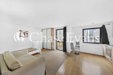 Studio to rent, Colorado Building, Deals Gateway, Deptford, London, SE13