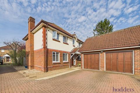Sumner Place, Addlestone, Surrey, KT15