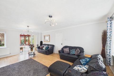 4 bedroom detached house for sale, Sumner Place, Addlestone, Surrey, KT15