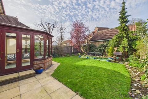 4 bedroom detached house for sale, Sumner Place, Addlestone, Surrey, KT15