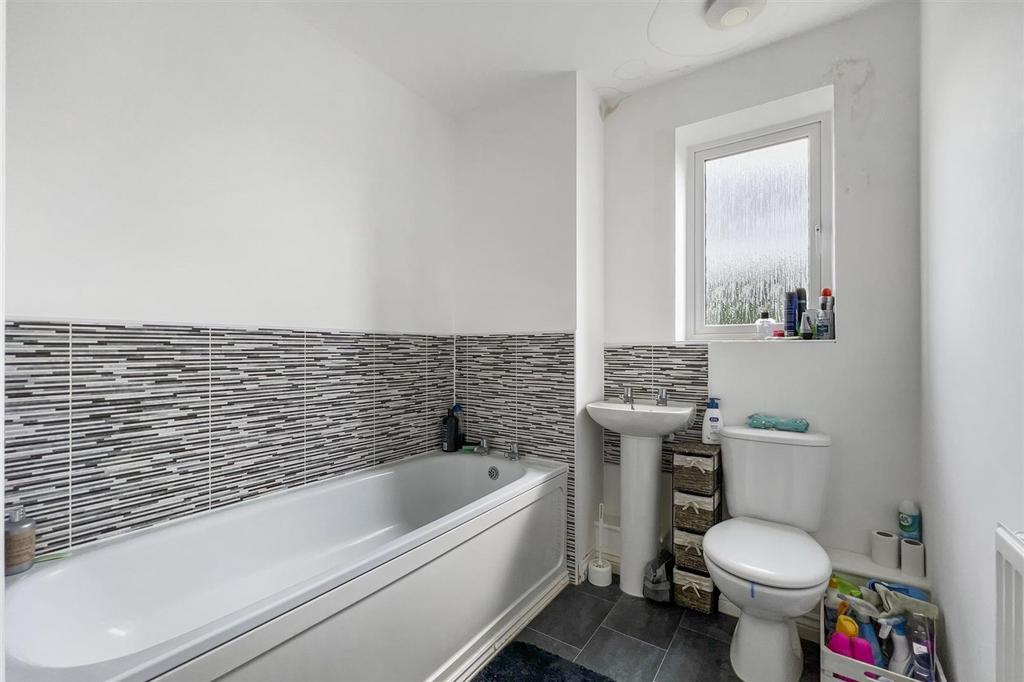 4 D605444-E6 C3-447 B-A630-75 AE7 EE8291 D.jpg