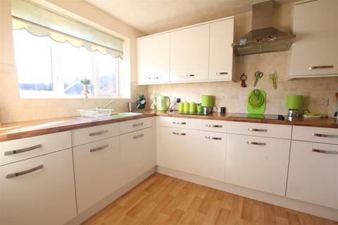 1 bedroom retirement property for sale, KINGSTON AVENUE, LEATHERHEAD, KT22