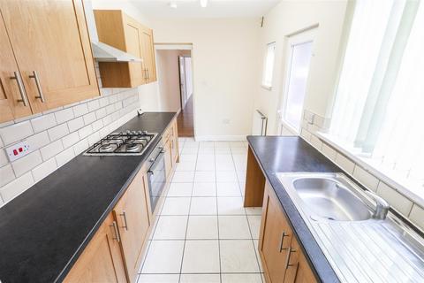 2 bedroom house to rent, Manor Court Road, West CV11