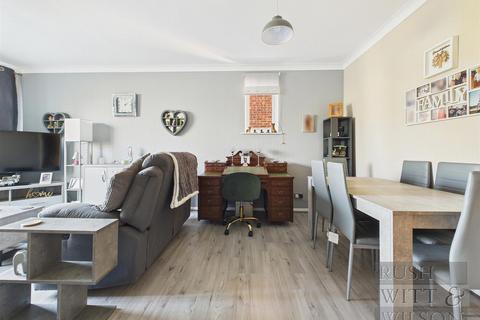 2 bedroom retirement property for sale, St. Marks Close, Bexhill-On-Sea