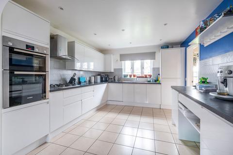 4 bedroom detached house for sale, Victory Avenue, Bradwell
