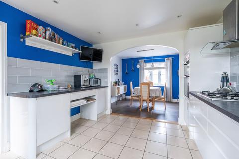4 bedroom detached house for sale, Victory Avenue, Bradwell