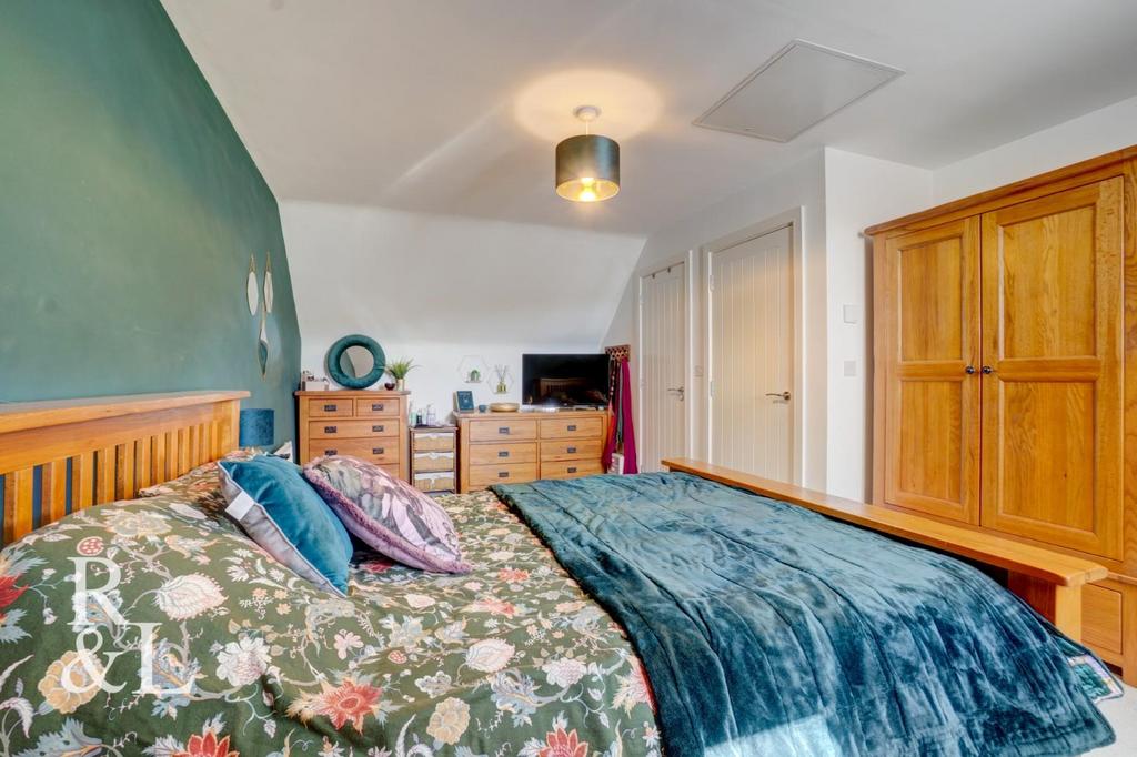 2 Herbert Drive (9).jpg
