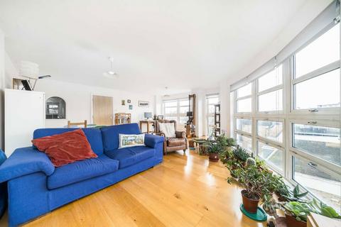 2 bedroom flat for sale, Aitman Drive, Kew Bridge TW8