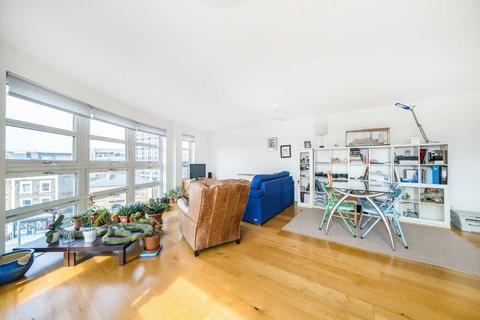 Aitman Drive, Kew Bridge TW8