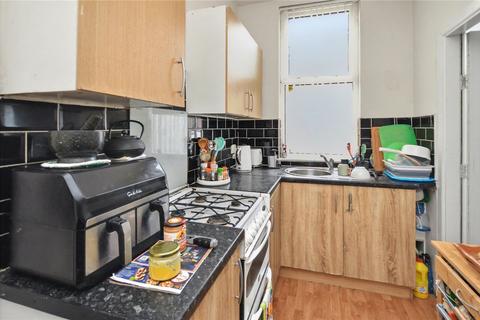 2 bedroom terraced house for sale, Harlech Road, Leeds, West Yorkshire