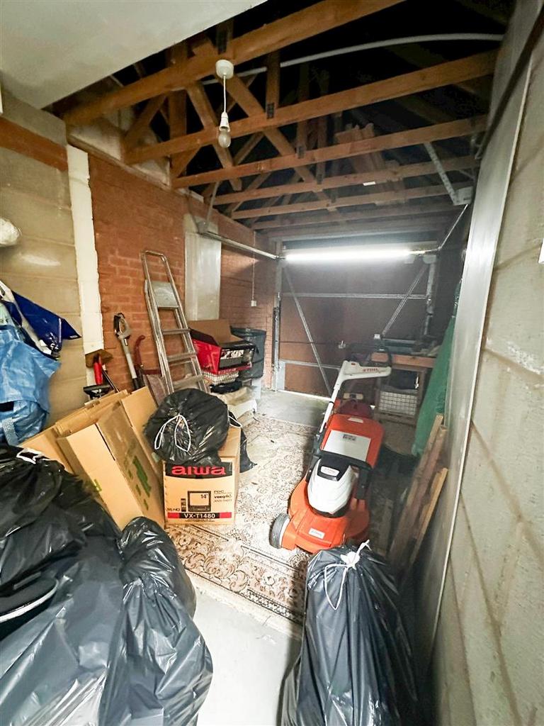 Garage.jpg