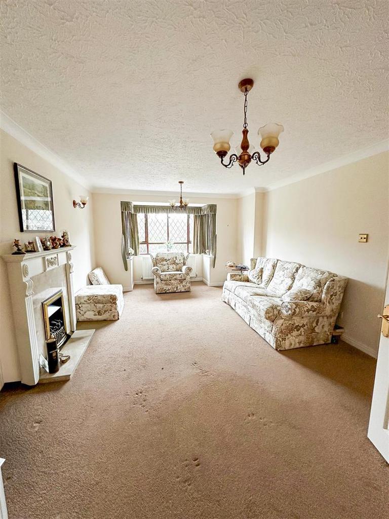 Lounge 2.jpg