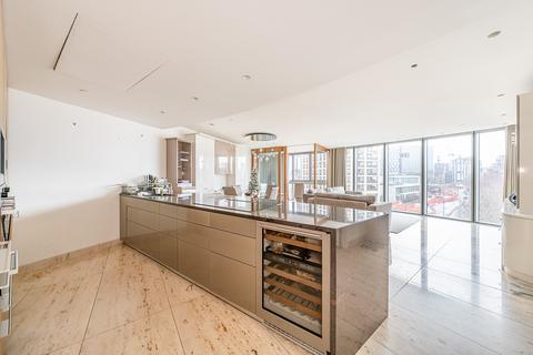 2 bedroom flat for sale, St. George Wharf, London, SW8