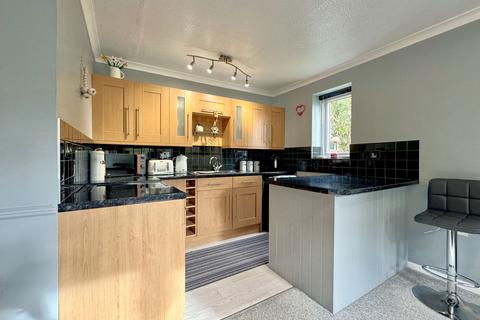 1 bedroom flat for sale, Pinewood Drive, Plymouth PL6