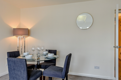 2 bedroom flat to rent, Fulham Road, SW3