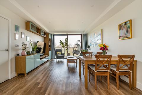 36 Knaresborough Drive, London, SW18
