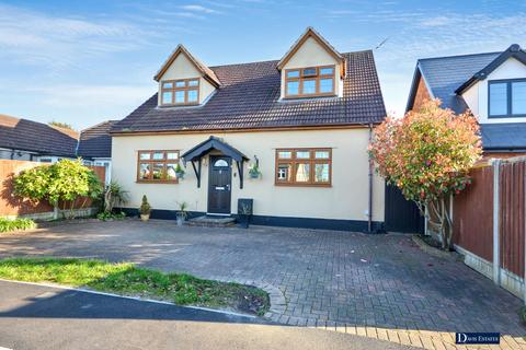 4 bedroom detached house for sale, Hubbards Chase, Emerson Park, Hornchurch, RM11