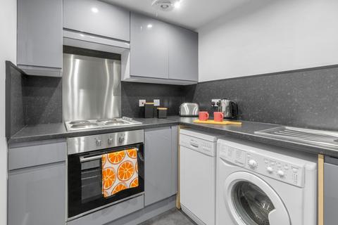 3 bedroom flat to rent, Burley Road, Leeds