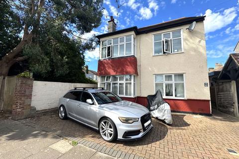 3 bedroom apartment for sale, Westbury Road, Southend-on-Sea, SS2 4DL