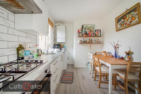 2 bedroom flat for sale, North View Road, Crouch End, N8