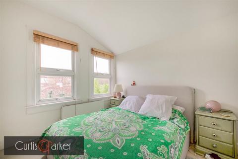 2 bedroom flat for sale, North View Road, Crouch End, N8