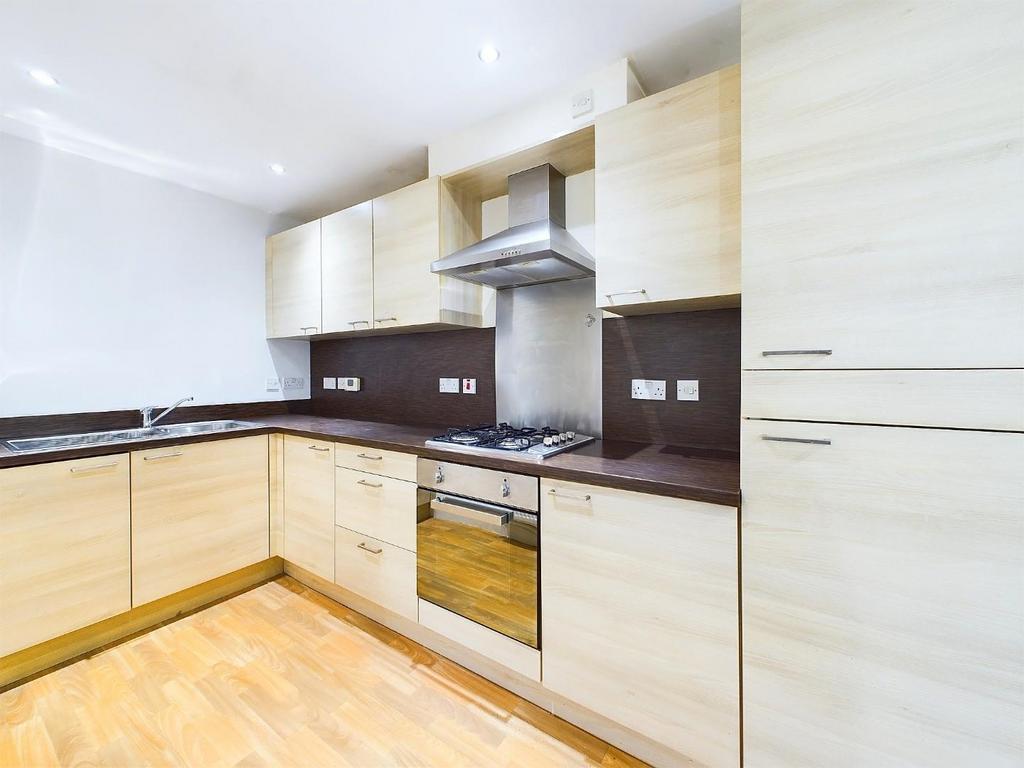 CAM04899 G0-PR0008-STILL003.jpg