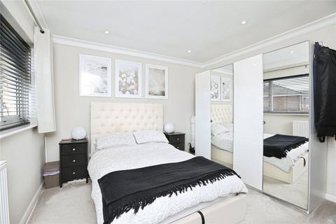 2 bedroom end of terrace house for sale, Hilton Drive, Sittingbourne, Kent, ME10