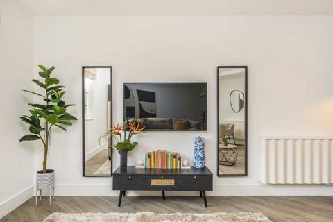 2 bedroom flat for sale, Coral Row, Battersea SW11