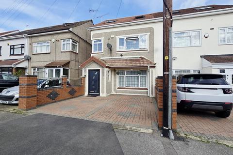 undefined, Gledwood Gardens, Hayes, Middlesex, UB4