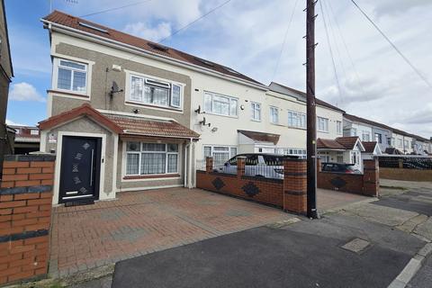 undefined, Gledwood Gardens, Hayes, Middlesex, UB4