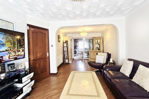 undefined, Gledwood Gardens, Hayes, Middlesex, UB4