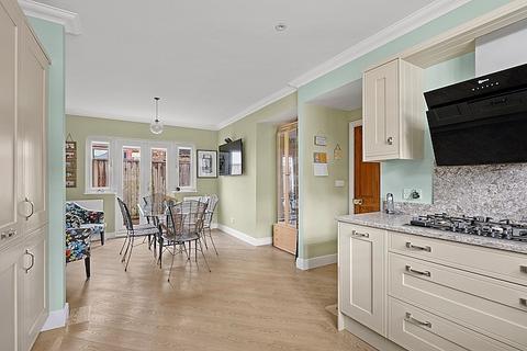 4 bedroom semi-detached house for sale, Hemnall Street, Epping, CM16