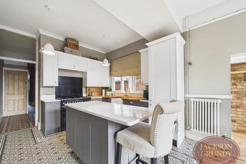 5 bedroom terraced house for sale, Abington Avenue, Abington, NN1 4QD