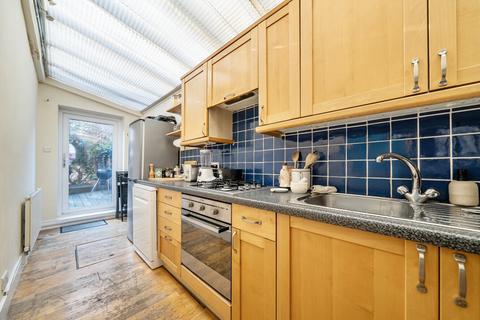 2 bedroom flat for sale, Atherton Street, Battersea, London, SW11