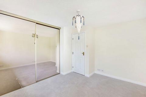 1 bedroom flat to rent, Selhurst Close, London SW19