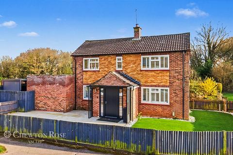 undefined, Hilltop Close, Ascot